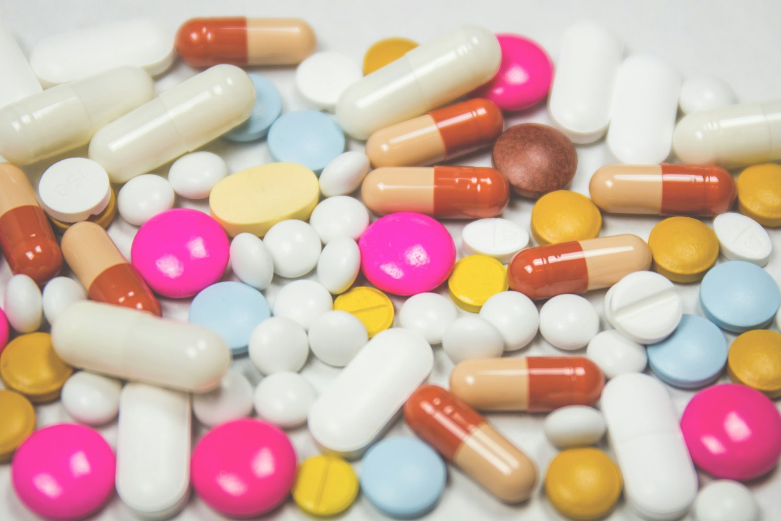 Cápsulas e medicamentos usados em protocolos de emagrecimento rápido com remédio